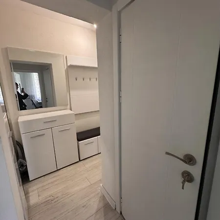 Sweet Escape Apartment Warna