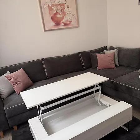 Apartment Sweet Escape Warna